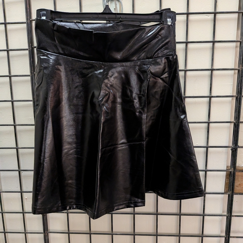 New Women's M Black Flare Skirt
